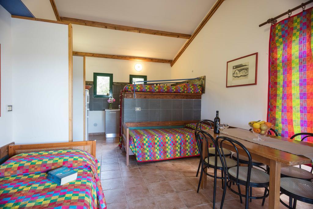 Il Borgo Centro Vacanze Guardistallo Eksteriør bilde